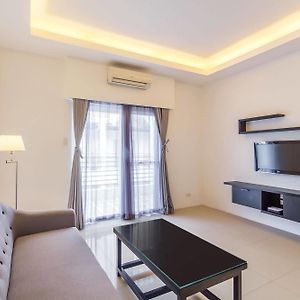 One-Bedroom King Suite